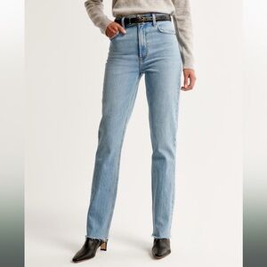 Abercrombie Ultra High Rise 90s straight Jean 26